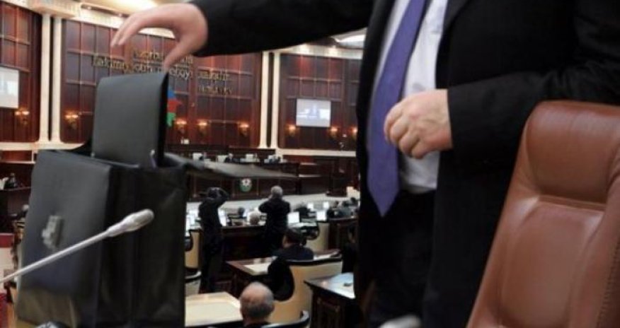 Azərbaycanda deputatlar bu qədər maaş alacaq