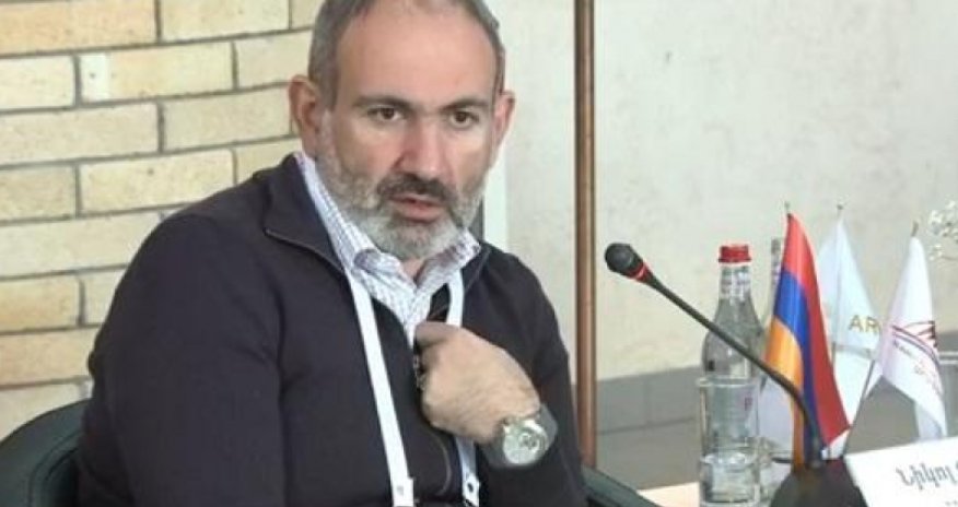 Paşinyan Almaniyada belə pərt oldu - VİDEO