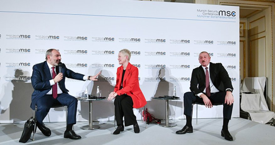 İlham Əliyevin Paşinyanı çətin duruma saldığı an - VIDEO