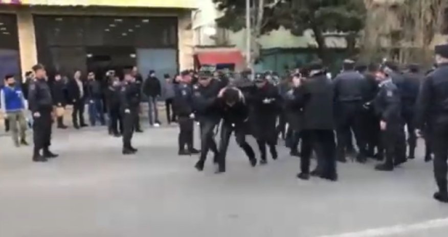 Bakıda aksiya: Etirazçıları Kürdəmirə, Yevlaxa apardılar - VİDEO