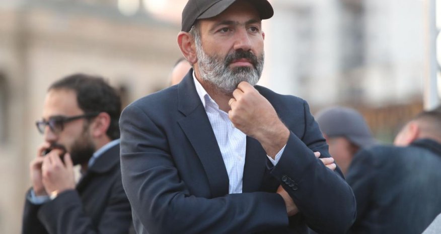 Пашинян потребовал уволить двух высокопоставленных военных