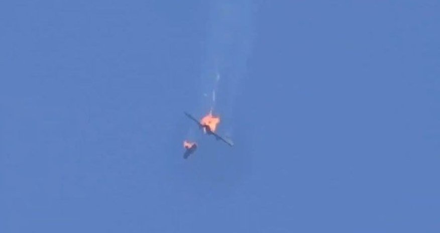 Suriyanın iki qırıcı təyyarəsi vuruldu - VİDEO