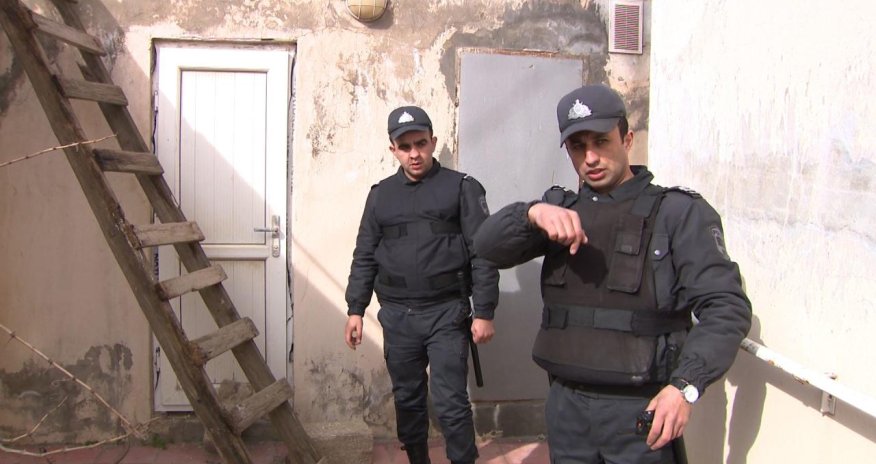 Bakıda polislər atəş açmağa məcbur oldu - FOTOLAR