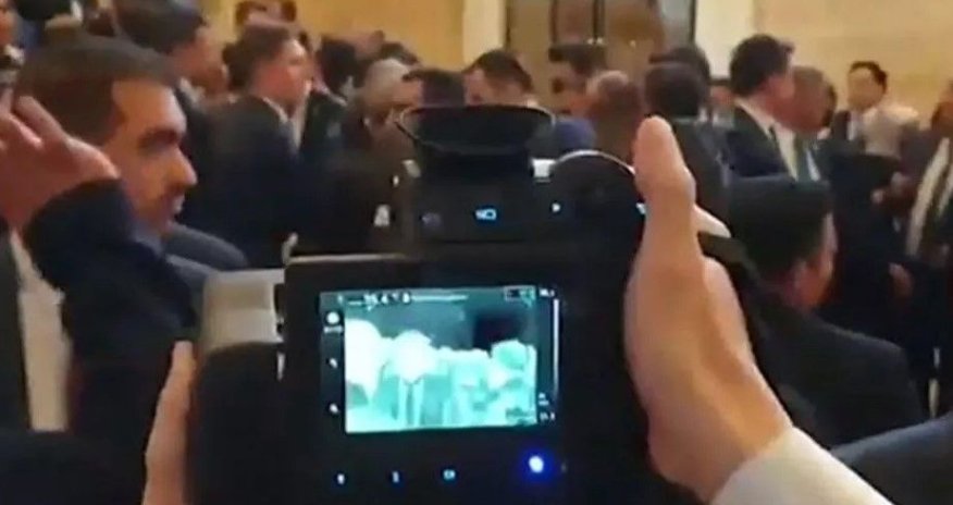 Prezidenti koronavirusdan belə qoruyurlar - VİDEO