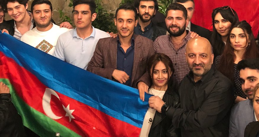 Tələbələr Mübariz Mənsimovun müdafiəsinə qalxdı