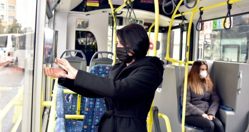 Bakıda avtobuslarda dezinfeksiyaedici məhlul yerləşdirilib - FOTOLAR