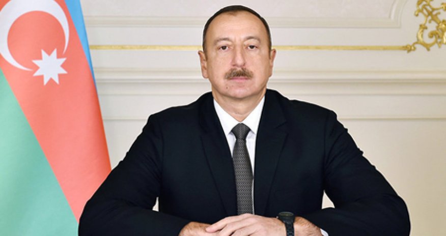 Prezident müxalif partiya sədrlərinə təbrik ünvanlayıb