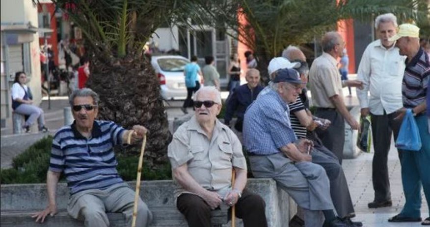 Küçəyə çıxması qadağan olunan yaşlılar: 