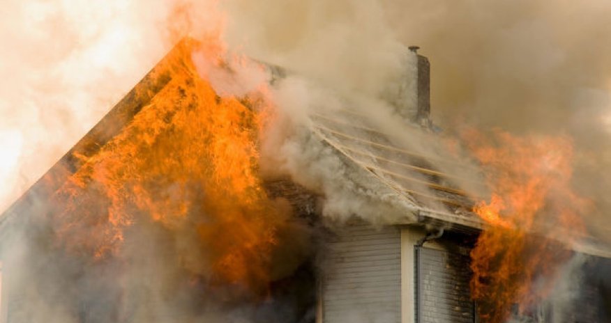 В России при пожаре в частном доме погибли семь человек