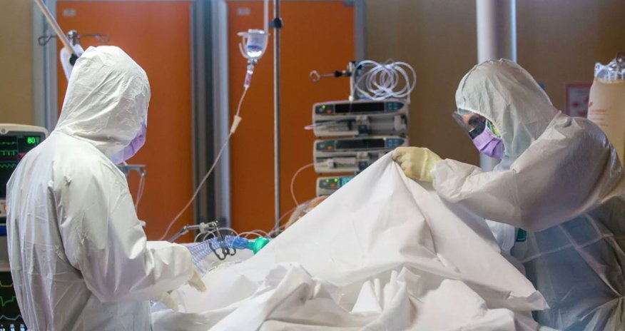 Число жертв коронавируса в США превысило 2500 человек