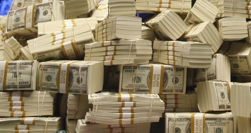 Ruslar milyardlarını banklardan çıxarır