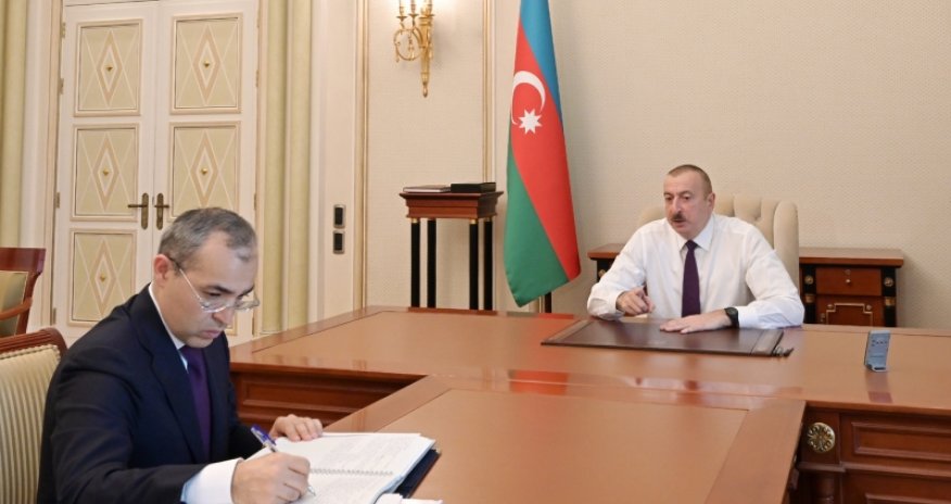  Алиев: падение цен на нефть может создать проблемы для экономики 