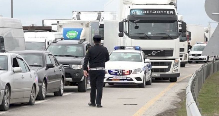 Bir avtomobillə bir neçə ailə üzvü gedirsə, icazə necə alınmalıdır?