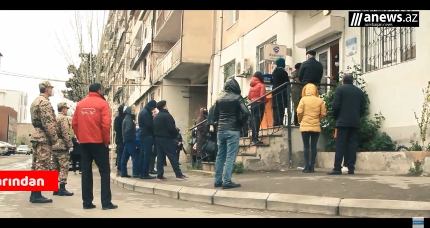 Bakıda poct idarələri qarşısında növbələr davam edir - VİDEO