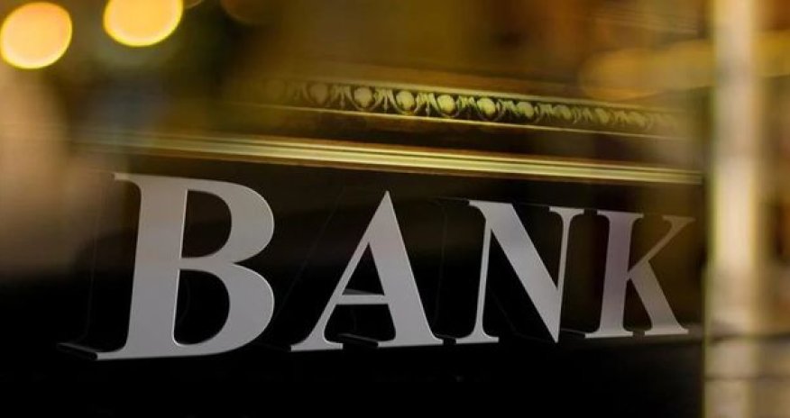 Azərbaycanda daha iki bank bağlandı - RƏSMİ