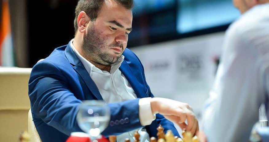 Мамедъяров проиграл Карлсену и победил троих