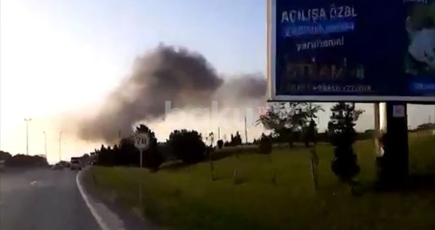 Saray qəsəbəsində yanğın: Qara tüstü ətrafı bürüdü - VİDEO