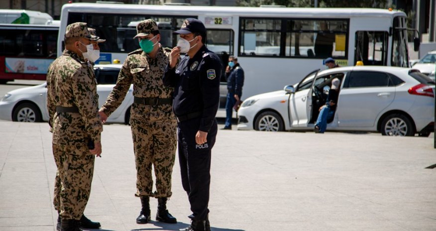 Ряд ограничений в рамках мер по борьбе с COVID-19 в Азербайджане остался в силе