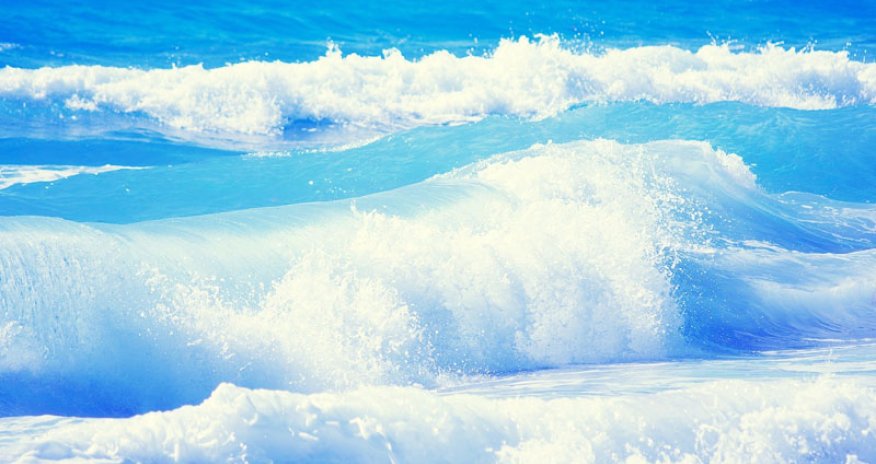 Neft Daşlarında dalğanın hündürlüyü 4,5 metrə çatır