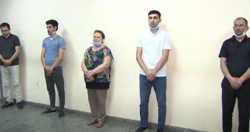 Metroda polisə tabe olmayan şəxslər həbs edildilər - VİDEO