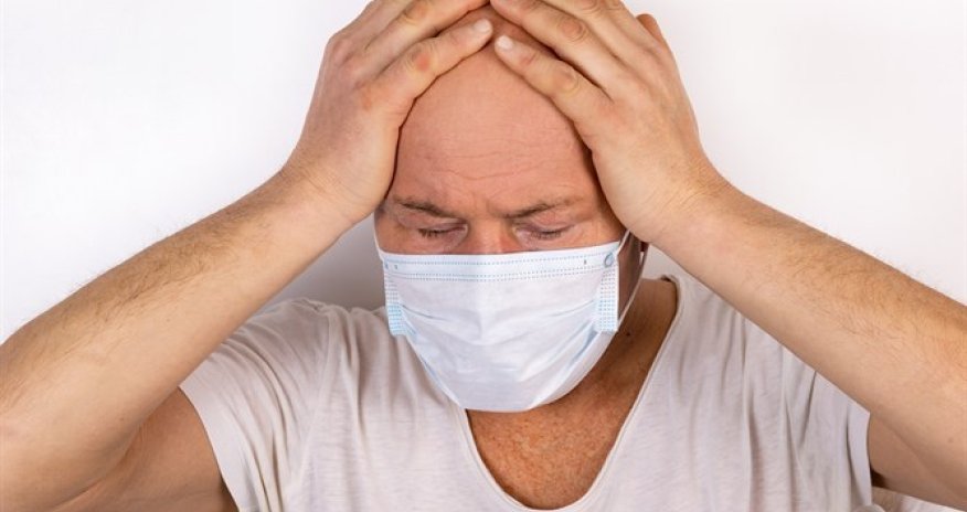 Ученые предупредили об опасности коронавируса для лысых мужчин