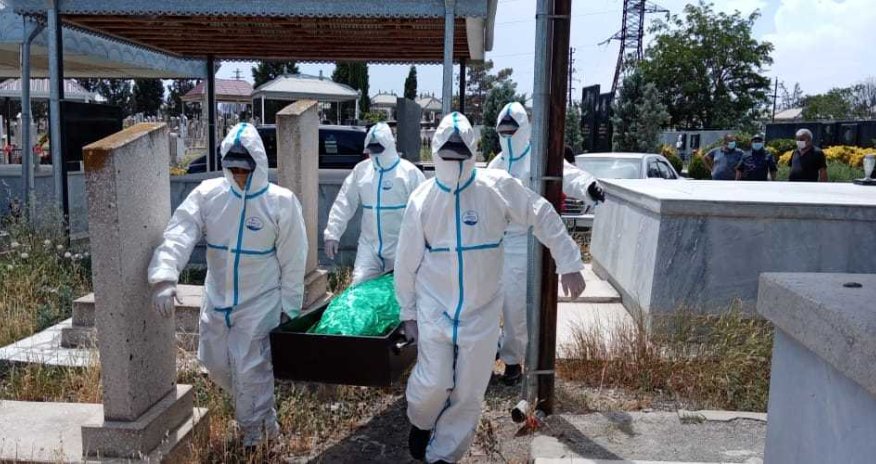 Gəncədə koronavirusdan ölən şəxs belə dəfn edildi - FOTOLAR