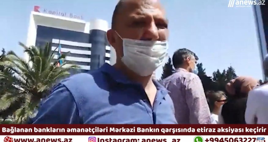 Bağlanan bankların əmanətçiləri Bakıda etiraz aksiyası keçirir - CANLI YAYIM