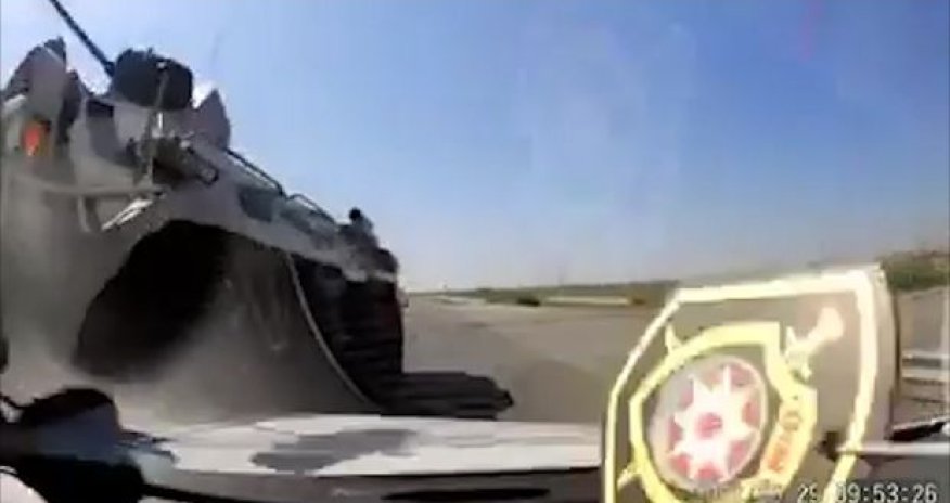 Azərbaycanda zirehli texnika avtomobillə toqquşdu - ANBAAN VİDEO