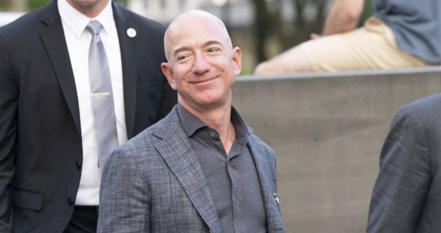 Dünyanın ən zəngin  insanının sərvəti 18 mlrd doları keçdi