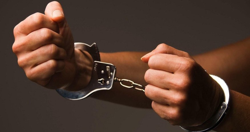 Bakı sakininə qarşı mağazada soyğunçuluq edildi