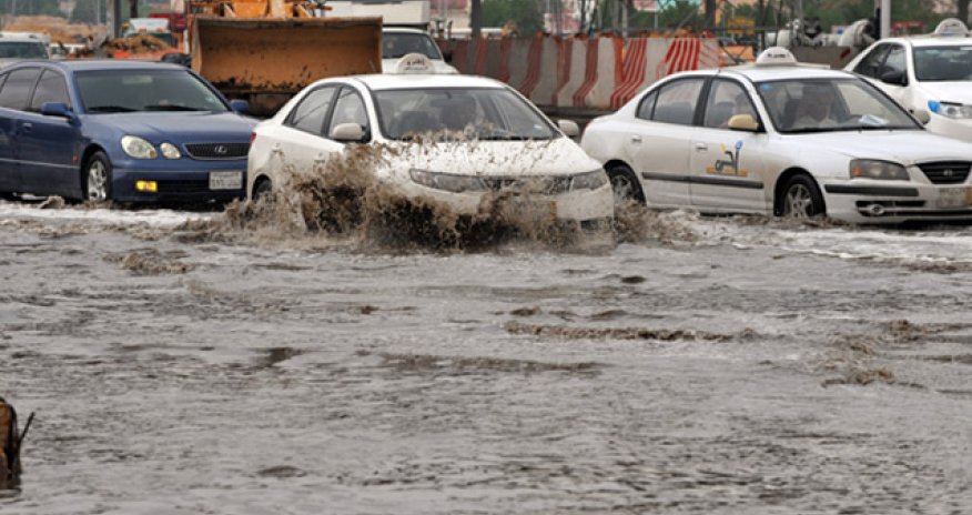 Səudiyyə Ərəbistanının sel aparıb- VİDEO
