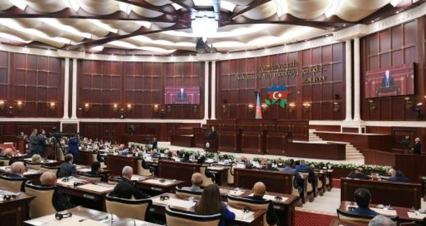 Азербайджан планирует снизить цену на нефть в госбюджете до $35 за баррель