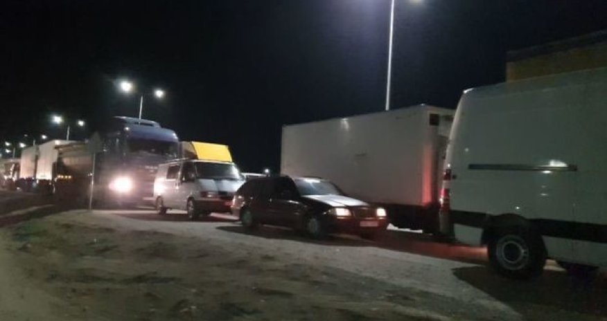 Несмотря на жесткий карантинный режим, граждане пытаются уехать в районы