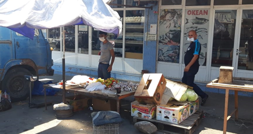 Qanunsuz küçə ticarəti ilə məşğul olanlar cərimələnib - FOTOLAR
