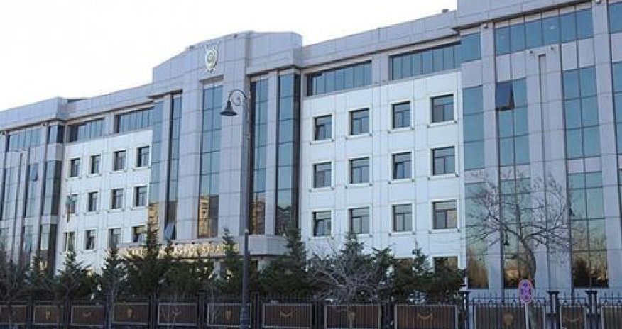 Anasını təhqir edən polisdən xəbər var  - VİDEO