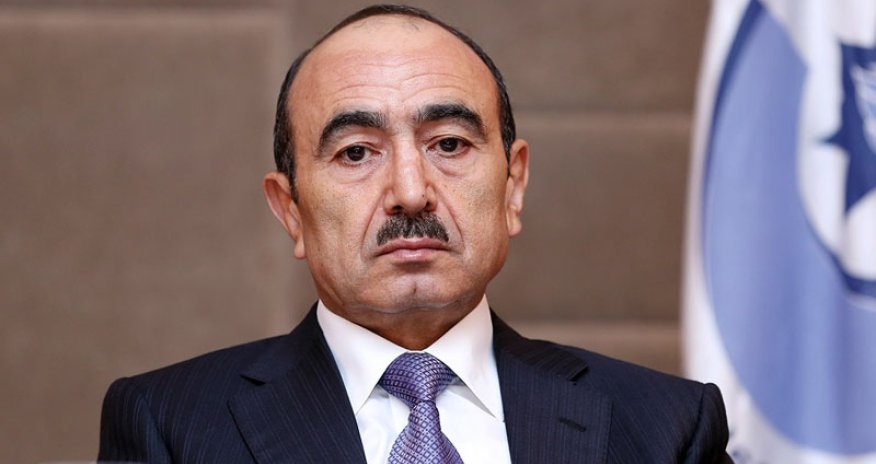 Türkiyənin dövlət qəzeti Əli Həsənovu 