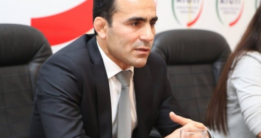 Namiq Abdullayev millimizin baş məşqçisi oldu