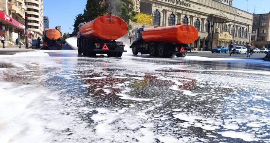 На улицах Баку проведены работы по  дезинфекции