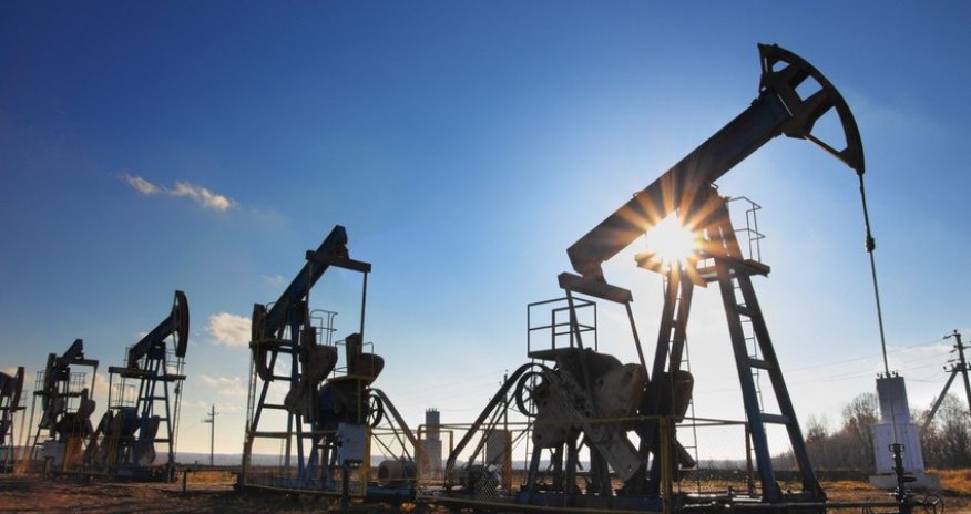Страны ОПЕК+ в сентябре сократили добычу нефти на 102% от плана