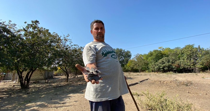 Evinə 7 ədəd  mərmi düşən kənd sakini- FOTOLAR