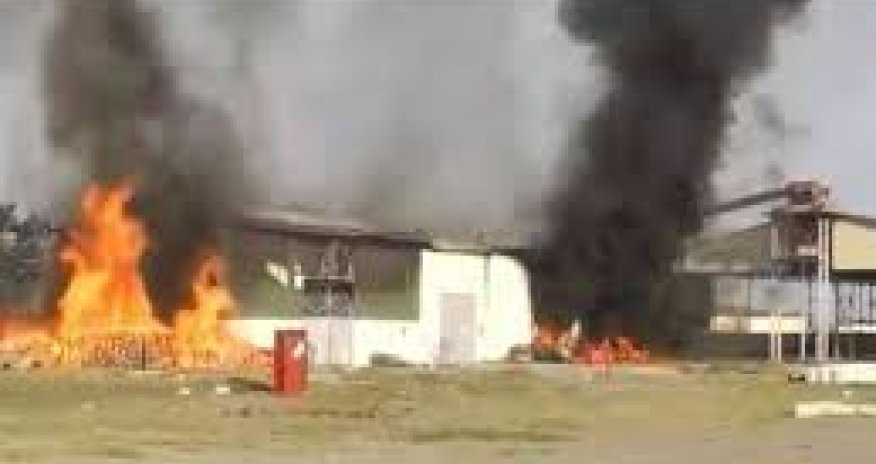 ВС Армения обстреливают Агдамский район Азербайджана, ранен корреспондент AzTV