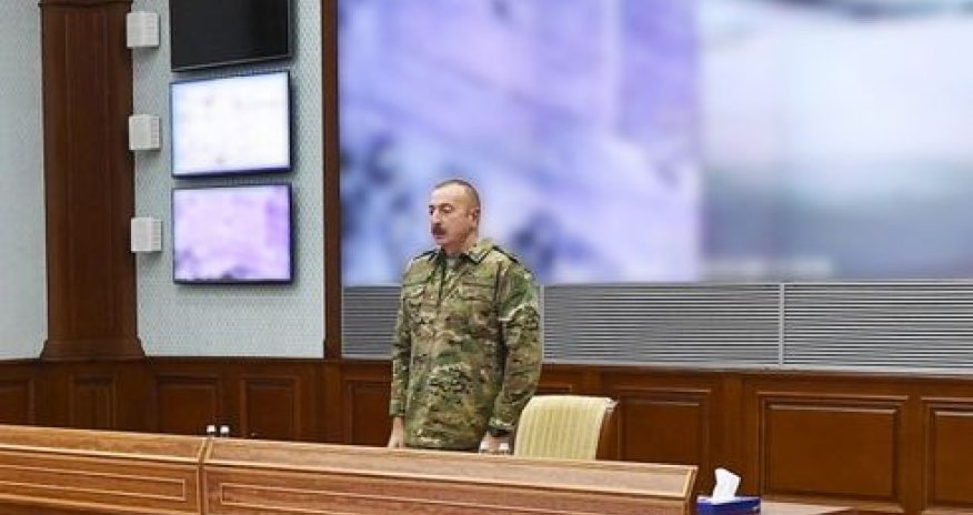 Ali Baş Komandan müşavirə keçirdi 