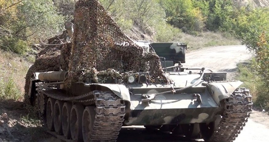 Qubadlı istiqamətində döyüşlərdə ermənilər hərbi texnikasını belə atıb qaçdı-VİDEO