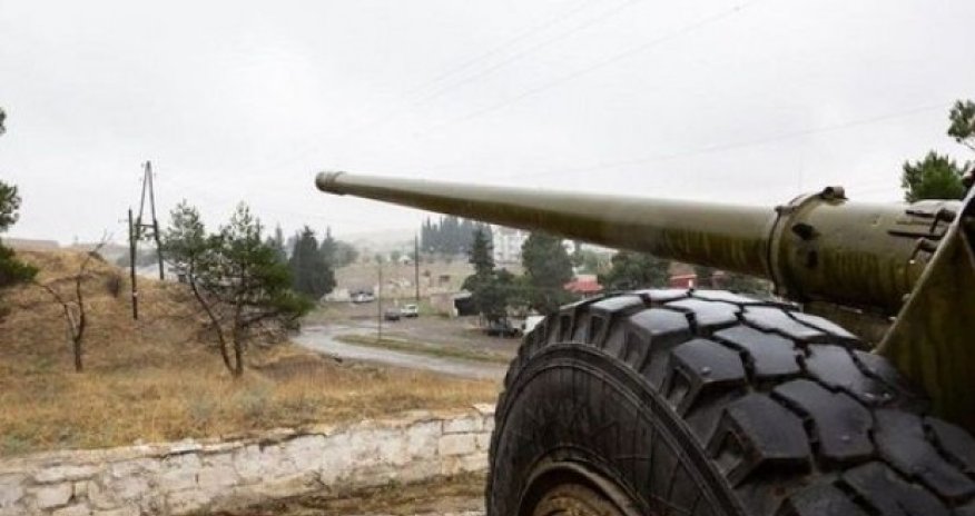 Bir “Harop” tankı məhv etdi, ikinci “Harop”un kamerasına düşdü-VIDEO