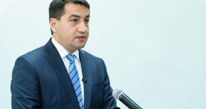 Hikmət Hacıyev işə piyada gedir, insanlaronu sevgi ilə qarşılayır - VİDEO