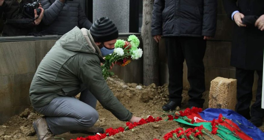 Hikmət Hacızadə dəfn olundu - FOTOLAR