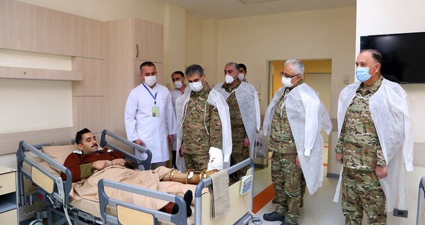 Zakir Həsənov bayramlar münasibətilə hərbi hospitala baş çəkdi