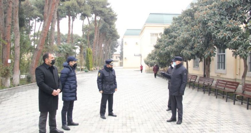 Maska taxmayan şəxslər cəzalandırıldı