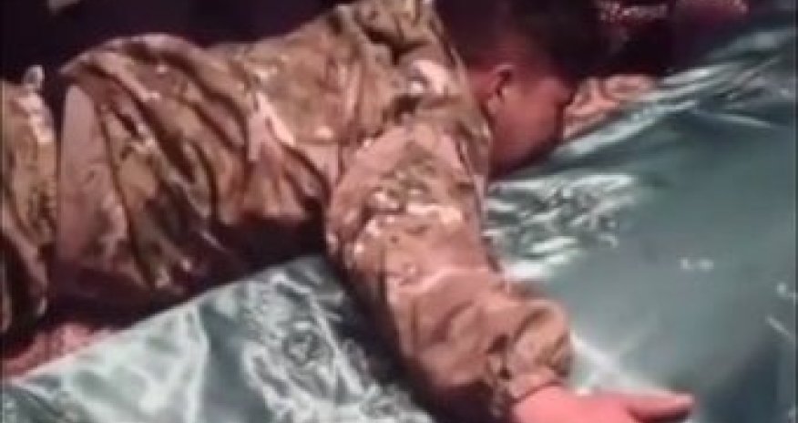 Oğlunun müharibədən qayıtmasına sevinən atanın ürəyi dayandı - VİDEO