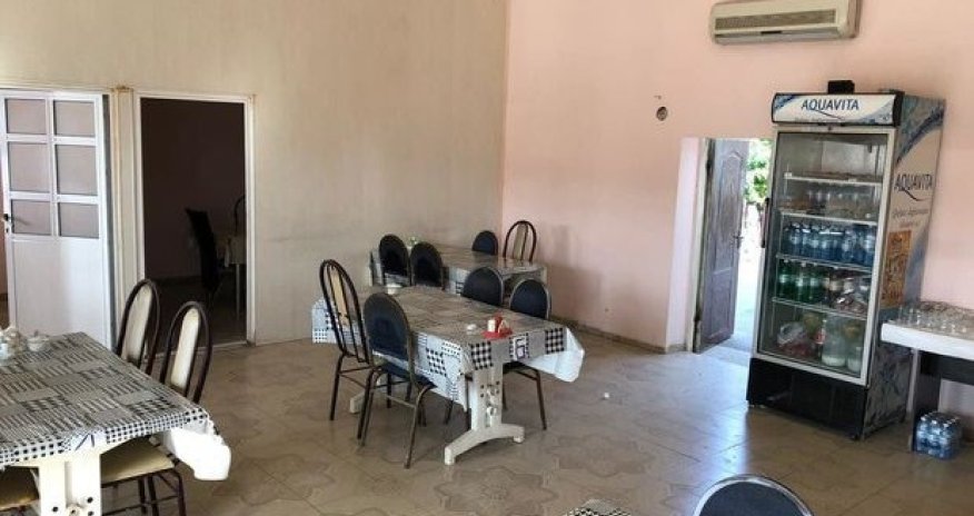 Kafe sahibi və müştəriləri polis şöbəsinə gətirildi